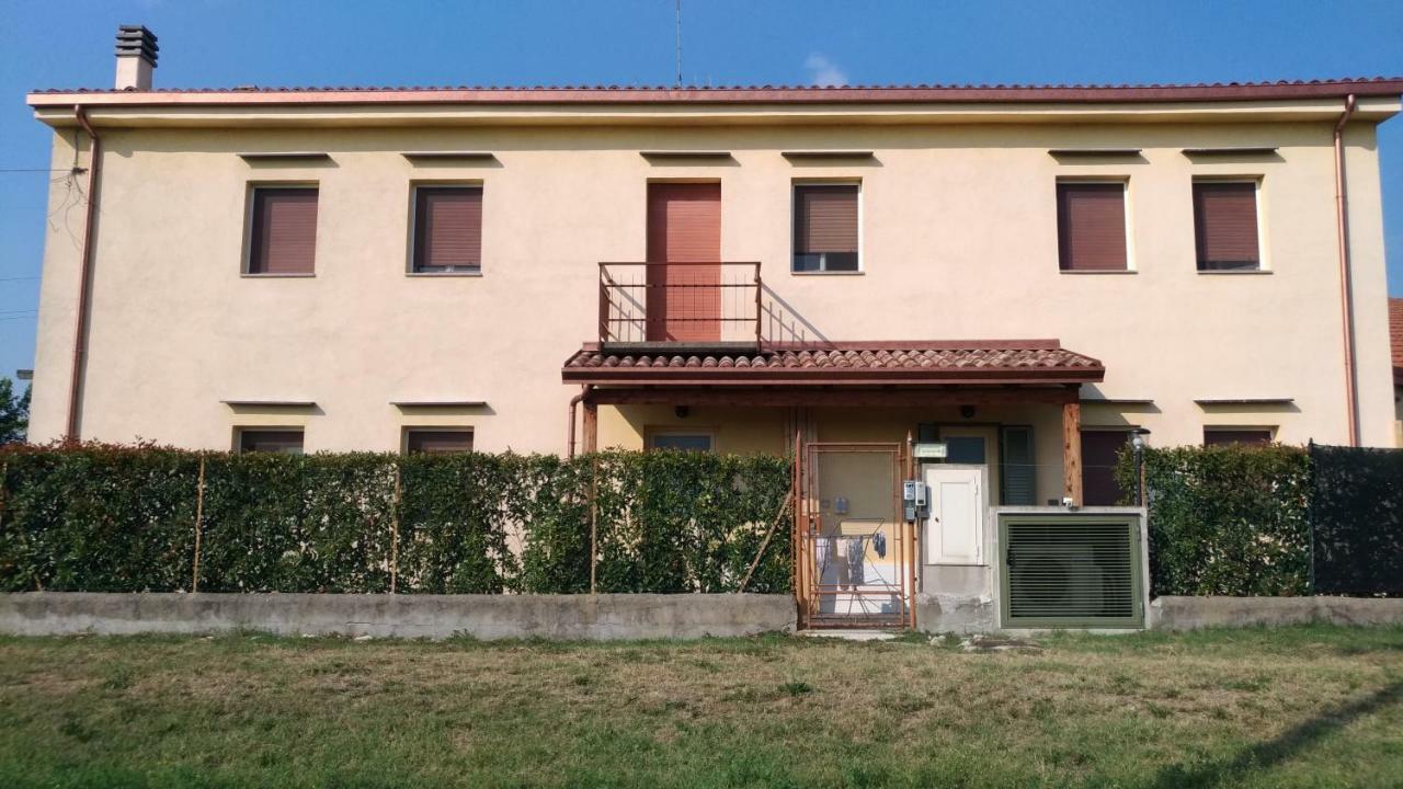 Intero Appartamento Con Giardino E Colazione Dario ปาร์มา ภายนอก รูปภาพ